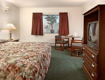 Zellar'S Village Inn Newberry Bagian luar foto