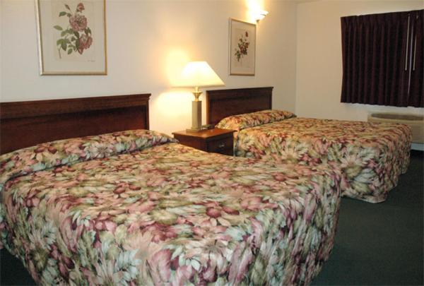 Zellar'S Village Inn Newberry Ruang foto